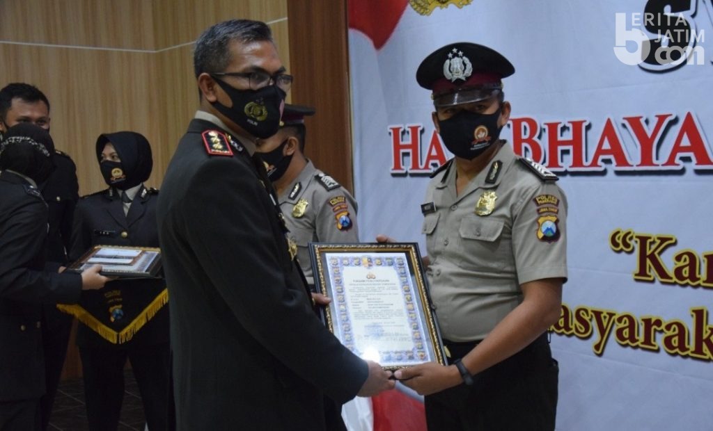 Empat Personil Polres Pamekasan Terima Penghargaan