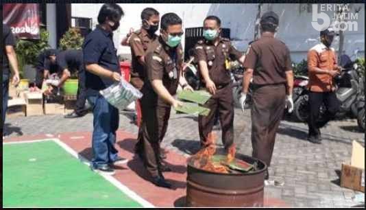Kejari Tanjung Perak Musnahkan Barang Bukti Narkoba dari 116 Perkara
