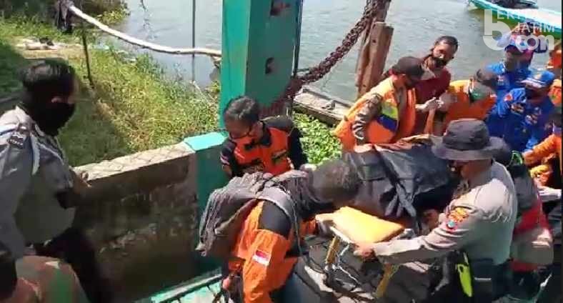 Pengendara Motor Lompat Diatas Jembatan Sembayat Gresik Jasadnya Ditemukan