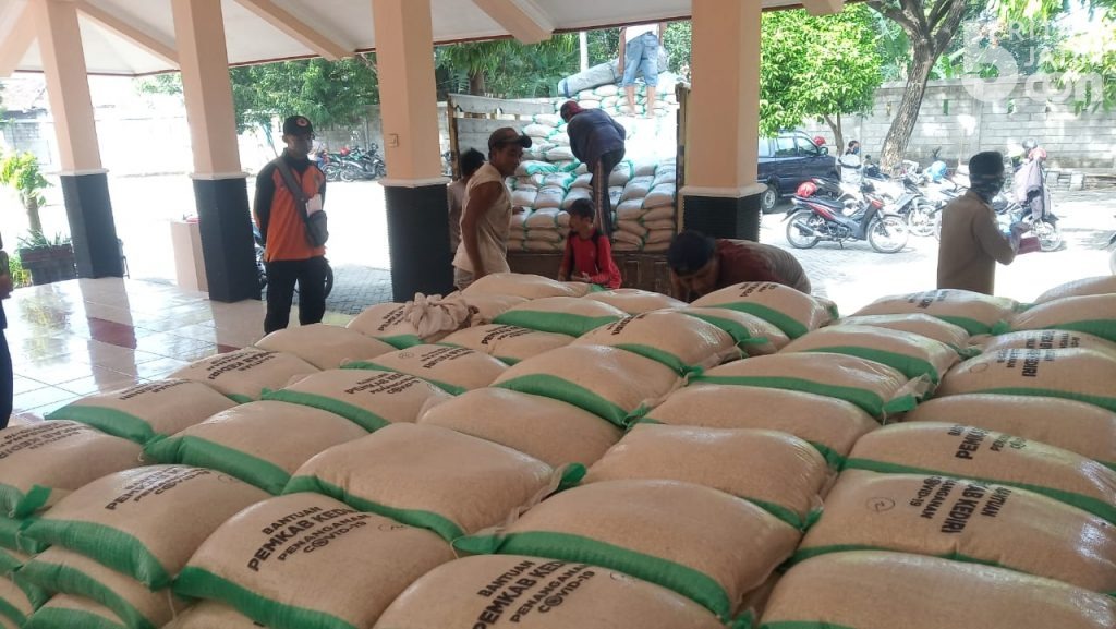 Pemkab Kediri Salurkan Bansos Sembako Covid-19 Tahap Ketiga