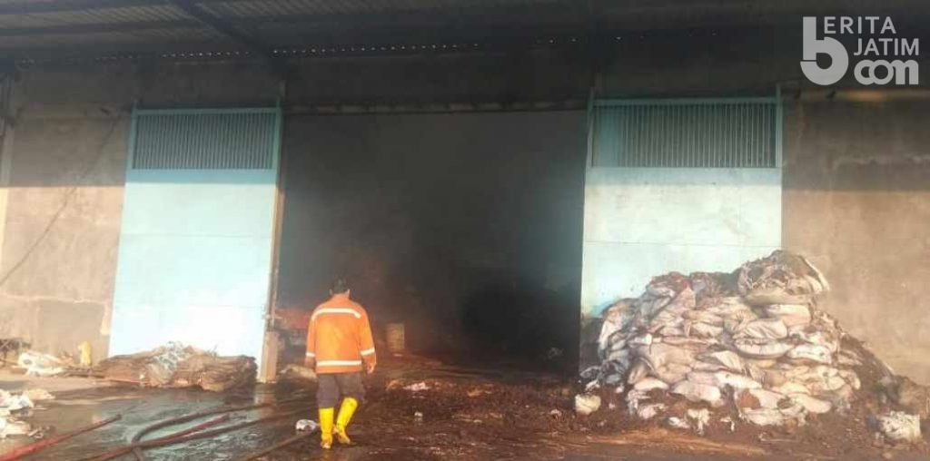 Petugas PMK Kabupaten Mojokerto Masih Pembasahan di Gudang Obat Nyamuk