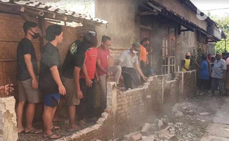 Pagar Tutup Jalan Tetangga di Ponorogo Akhirnya Dibongkar
