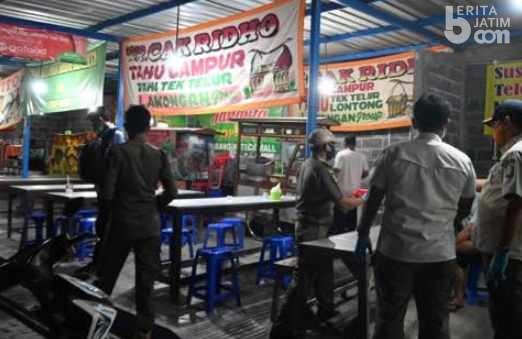 Patroli Polda Jatim Masih Temukan Warga Bergerombol dan Tak Bermasker