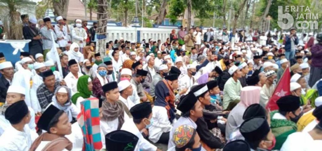 Ulama dan Habaib Orasi di Depan Gedung DPRD Sampang Tolak RUU HIP