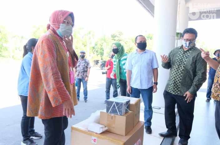 PT HM Sampoerna Berikan Satu Set Alat PCR untuk Surabaya