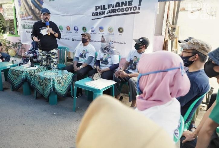 Disambut Antusias, Warga Kedungdoro Curhat ke Cak Machfud Masalah Kependudukan