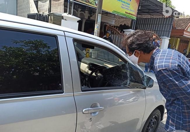 Pencurian di Ponorogo, Pecah Kaca Mobil, Bawa Kabur Uang Ratusan Juta Rupiah