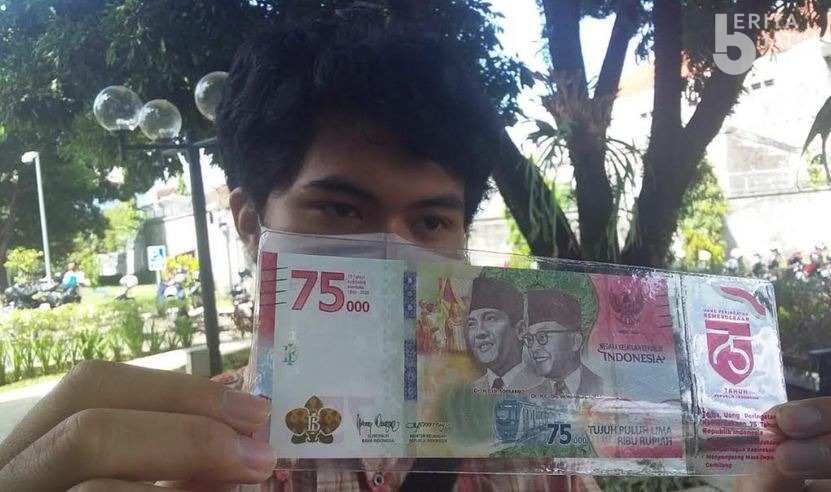 Ribuan Warga Jember Antusias Pesan Uang Kertas Rp 75 Ribu