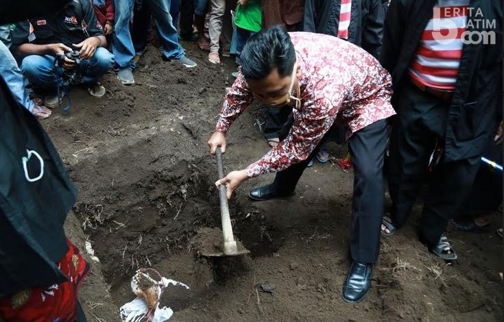 Grebeg Suro, Ritual Tanam Kepala Sapi di Kaki Gunung Semeru