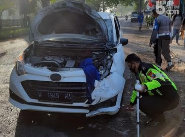 Ibu dan Anak Meninggal Tertabrak Daihatsu Sigra di Sidoarjo