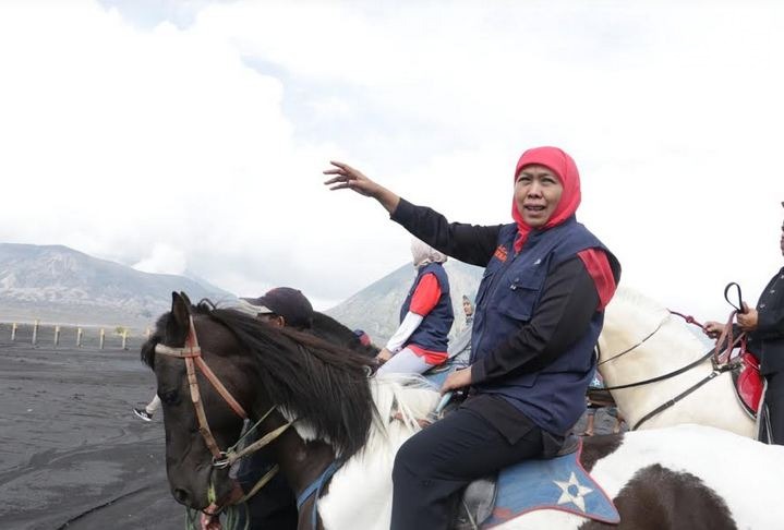 Hari Ini Bromo Mulai Dibuka untuk Wisatawan, Khofifah: Ada Sistem Kuota