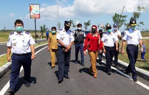 Anggota Komisi V DPR RI Cek Proyek Padat Karya Bandara Trunojoyo