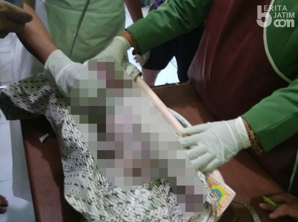 Mayat Bayi Dengan Tali Pusar Ditemukan di Pantai Pulau Mandangin