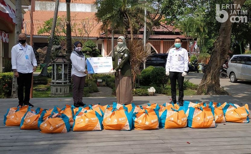 Peduli Covid-19, BNI KCU Mojokerto Serahkan 600 Paket Sembako dan Masker ke Pemkot Mojokerto