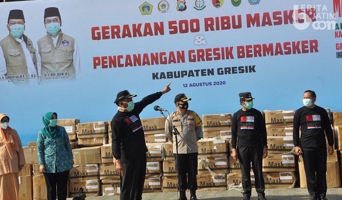 500 Ribu Masker Dibagikan ke Masyarakat Gresik