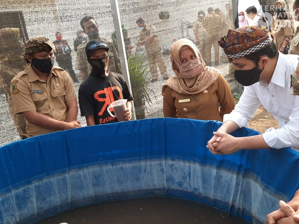 Wagub Jatim Tinjau Produksi Masker di Kota Mojokerto
