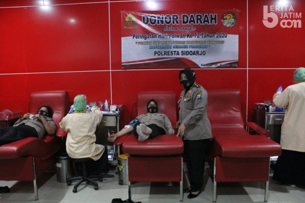 Peduli Sesama, Polwan Sidoarjo Donorkan Darah di HUT Polwan ke-72