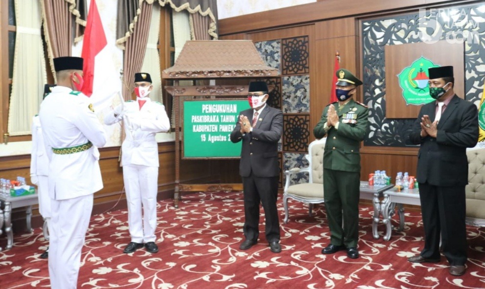 50 Paskibraka Pamekasan Dikukuhkan Lewat Video Conference
