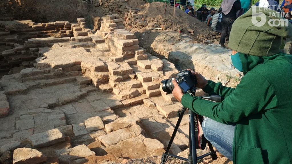 Banyak Kerusakan, Proses Penggalian Batu dan Bata di Situs Kumitir Mojokerto Sudah Terjadi Sejak 1780