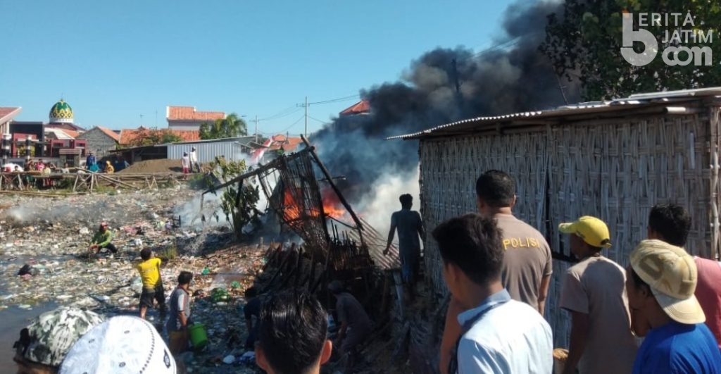 Tiga Tempat Usaha di Pamekasan Ludes Terbakar