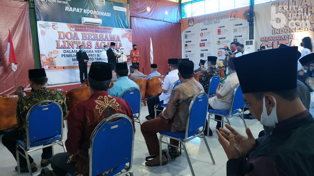 Jelang Pendaftaran Pilkada Serentak, KPU Mojokerto Hadirkan 5 Pemuka Agama untuk Berdoa Bersama