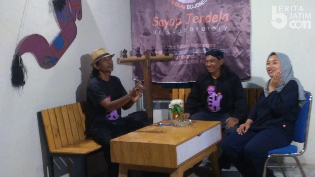 Pelaku Kesenian Sandur Bangkit Pasca 65