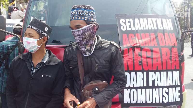 Ratusan Warga Jember Demo Tolak RUU PIP dan RUU Omnibus Law