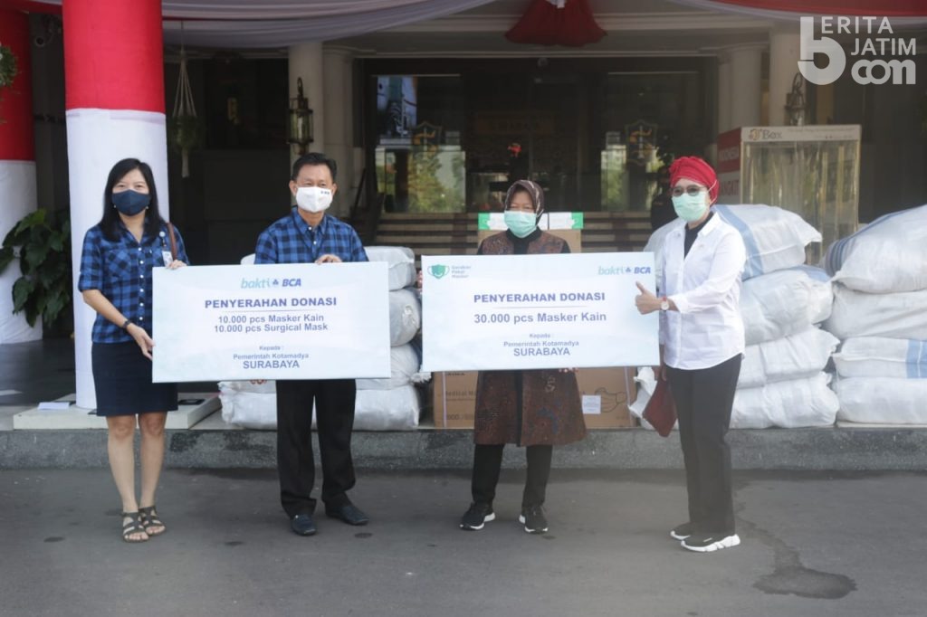 BCA Sumbangkan 100.000 Masker ke Tiga Provinsi di Indonesia