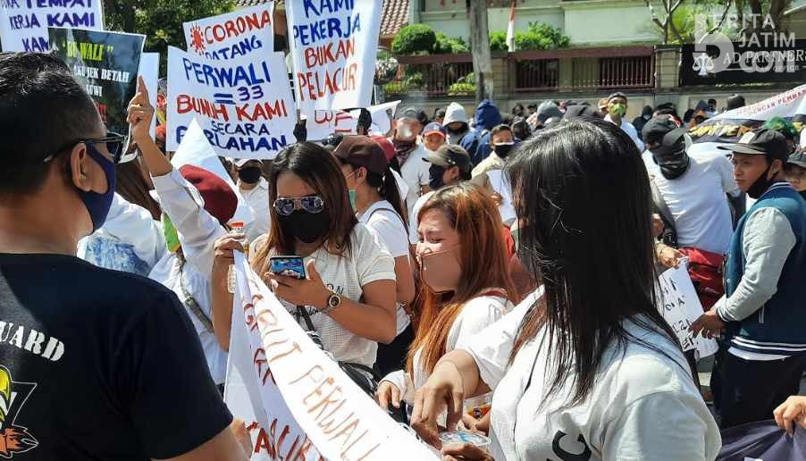 Tuntutan Massa Aksi: Pesepeda Bergerombol Boleh, Kenapa Hiburan Malam Tidak?