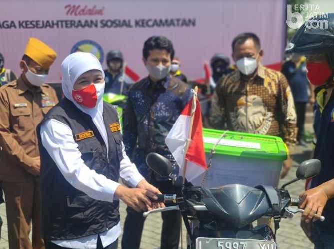 Veteran-Janda Pahlawan Tak Diundang di Grahadi