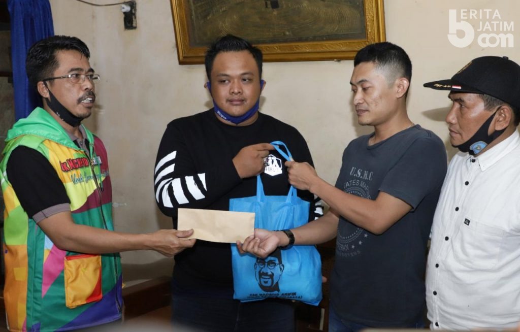 Machfud Arifin Gerak Cepat Sambangi Pekerja yang Tersengat Listrik Berkaos Gambar Dirinya