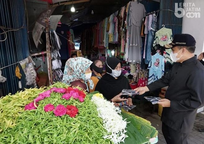 Kesadaran Turun, Banyuwangi Bagi Masker Lagi