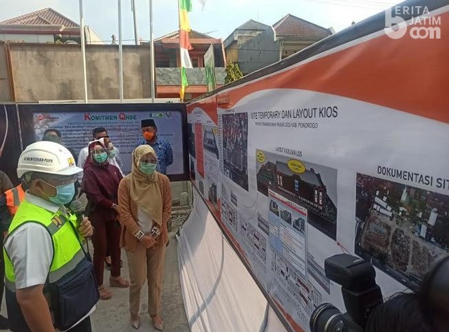 Komisi V DPR RI Tinjau Proyek Pembangunan Pasar Legi Ponorogo