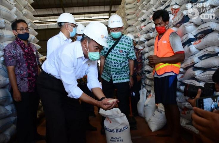Menko PMK Jamin Pasokan Beras untuk KPM Aman