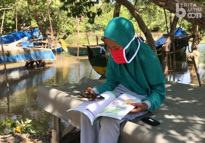 Tanggap Covid-19, Pertagas Serahkan Bantuan untuk Tunjang Sekolah Daring