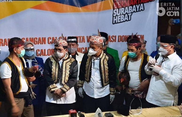 Berpakaian Sawunggaling, Machfud Arifin Ibarat Adipati yang Babad Alas Surabaya
