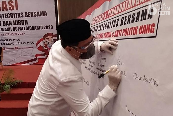 Pilkada Sidoarjo, Kelana – Dwi Astutik Teken Pakta Integritas