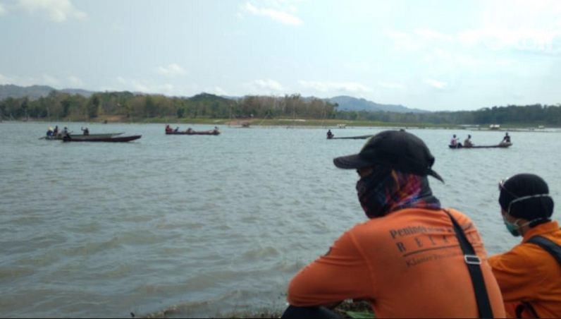 Perahu Terbalik di Bendungan Sutami, 2 Penjala Ikan Tenggelam, Meninggal