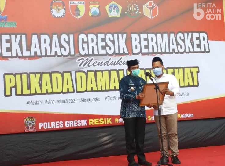Paslon NIAT dan QA Deklarasi Gresik Bermasker dan Pilkada Damai