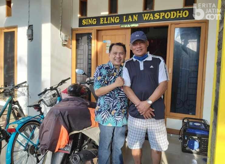 Berswafoto dengan Mantan Wali Kota, Pejabat di Probolinggo Dicopot