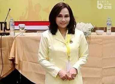 Wanita Cantik Ketua HWK Ini Pilih Machfud Arifin-Mujiaman
