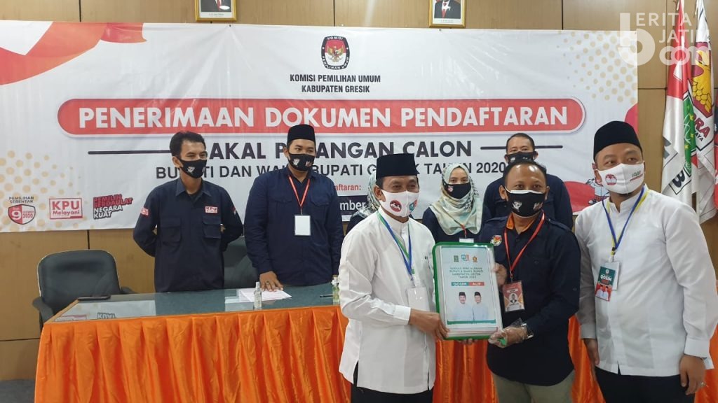 Usai Santuni Anak Yatim, Paslon QA Daftar ke KPU Gresik