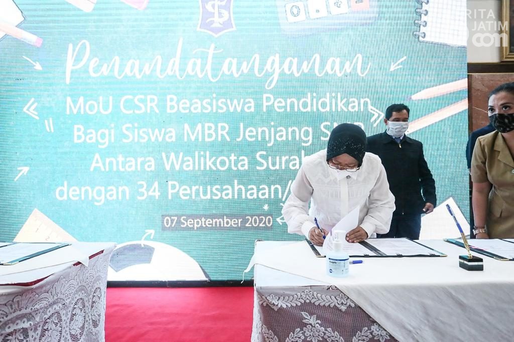 PT SIER Bantu Beasiswa Anak Masyarakat Surabaya Berpenghasilan Rendah
