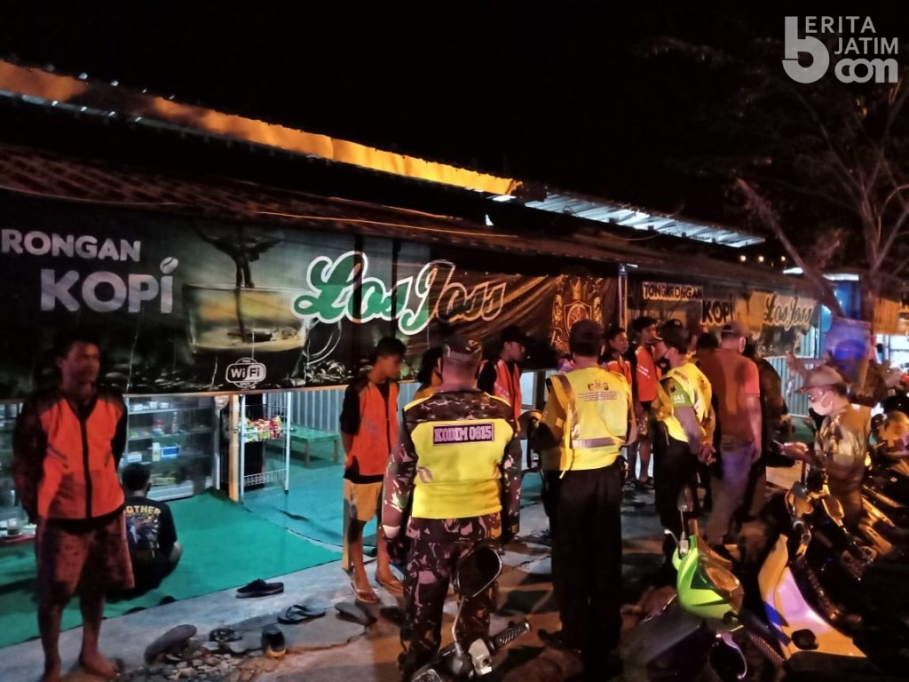 Langgar Protokol Kesehatan, Puluhan Pemuda di Kota Mojokerto Dihukum Push-up