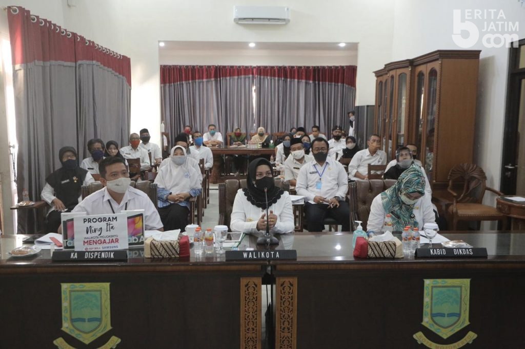 Wali Kota Mojokerto Kembali Jadi Guru