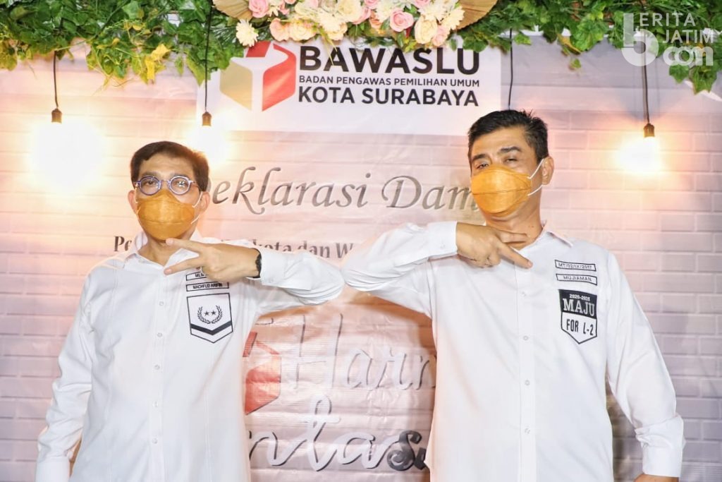 Salam Dua Jari, Machfud Arifin-Mujiaman Siap Ikuti Pilkada Damai