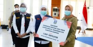 Gubernur Jatim Bagikan Ventilator dan Masker di Pamekasan