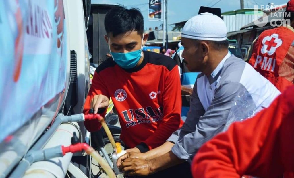 PMI Pamekasan Gandeng Koramil dan Polsek Gelar Bhaksos di Palengaan