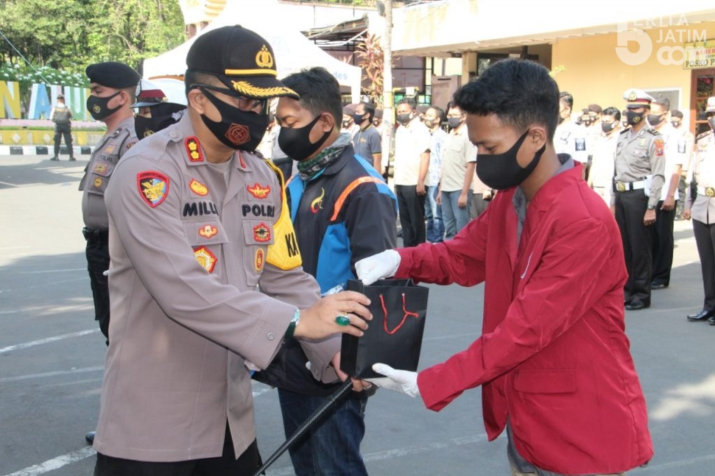 Polres Lumajang Gandeng Mahasiswa dan Ojek Online Kampanye Bermasker