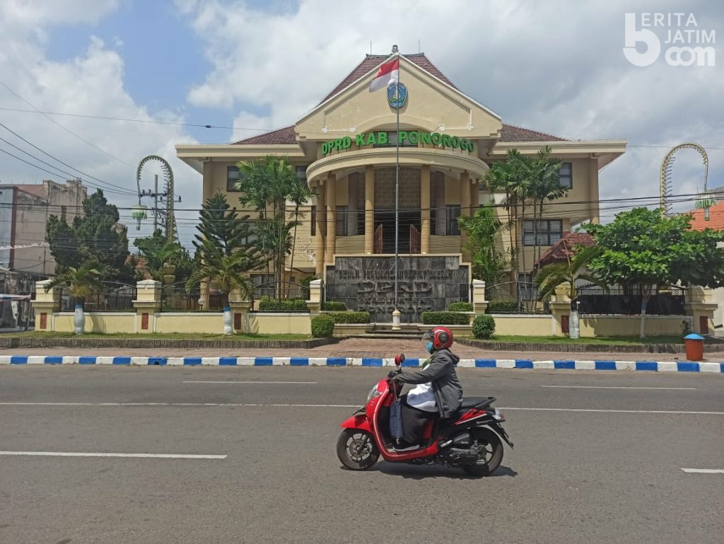 DPRD PonoroDDPRD (Foto/Dok.Beritajatim.com)